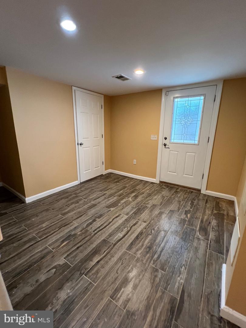 2408 FAIRHAVEN AVE, ALEXANDRIA, Virginia 22303, 6 Bedrooms Bedrooms, ,3 BathroomsBathrooms,Residential,For sale,2408 FAIRHAVEN AVE,VAFX2247944 MLS # VAFX2247944