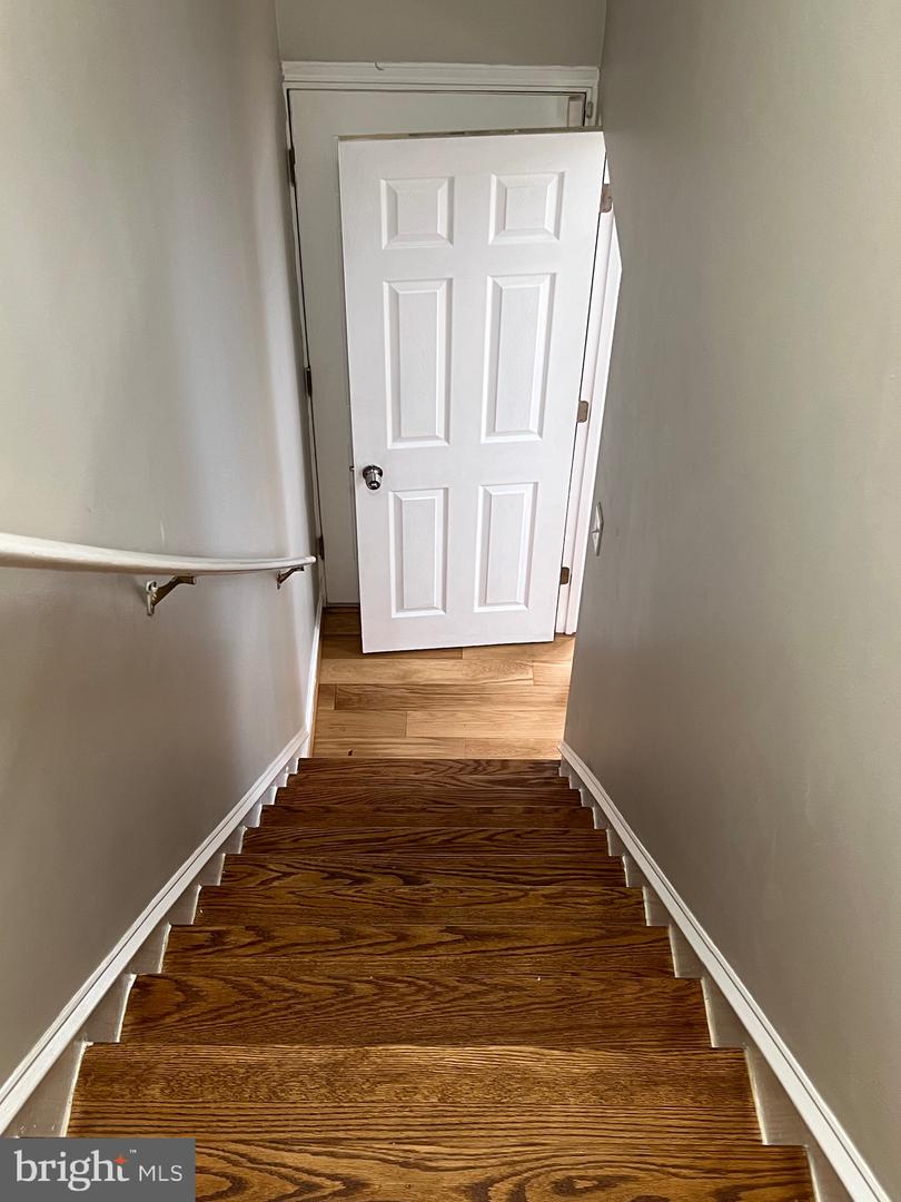 2408 FAIRHAVEN AVE, ALEXANDRIA, Virginia 22303, 6 Bedrooms Bedrooms, ,3 BathroomsBathrooms,Residential,For sale,2408 FAIRHAVEN AVE,VAFX2247944 MLS # VAFX2247944
