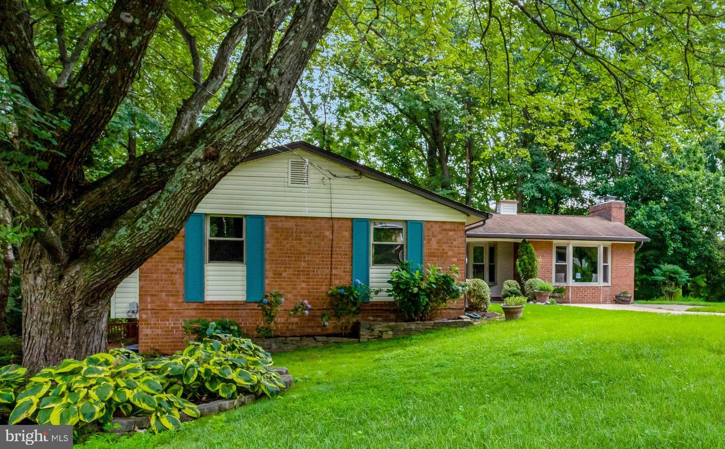 8449 THAMES ST, SPRINGFIELD, Virginia 22151, 4 Bedrooms Bedrooms, ,2 BathroomsBathrooms,Residential,For sale,8449 THAMES ST,VAFX2256662 MLS # VAFX2256662