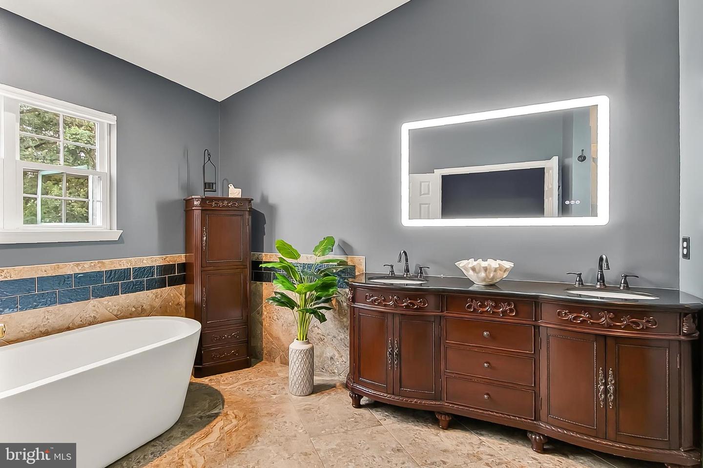 6679 HANSON LN, LORTON, Virginia 22079, 5 Bedrooms Bedrooms, ,3 BathroomsBathrooms,Residential,For sale,6679 HANSON LN,VAFX2257418 MLS # VAFX2257418