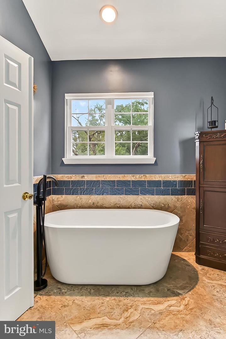 6679 HANSON LN, LORTON, Virginia 22079, 5 Bedrooms Bedrooms, ,3 BathroomsBathrooms,Residential,For sale,6679 HANSON LN,VAFX2257418 MLS # VAFX2257418