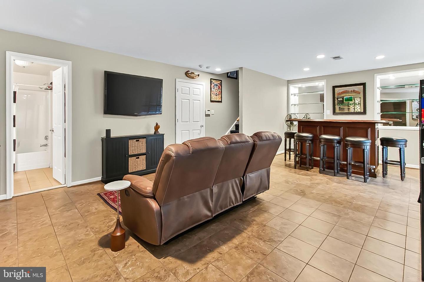 6679 HANSON LN, LORTON, Virginia 22079, 5 Bedrooms Bedrooms, ,3 BathroomsBathrooms,Residential,For sale,6679 HANSON LN,VAFX2257418 MLS # VAFX2257418