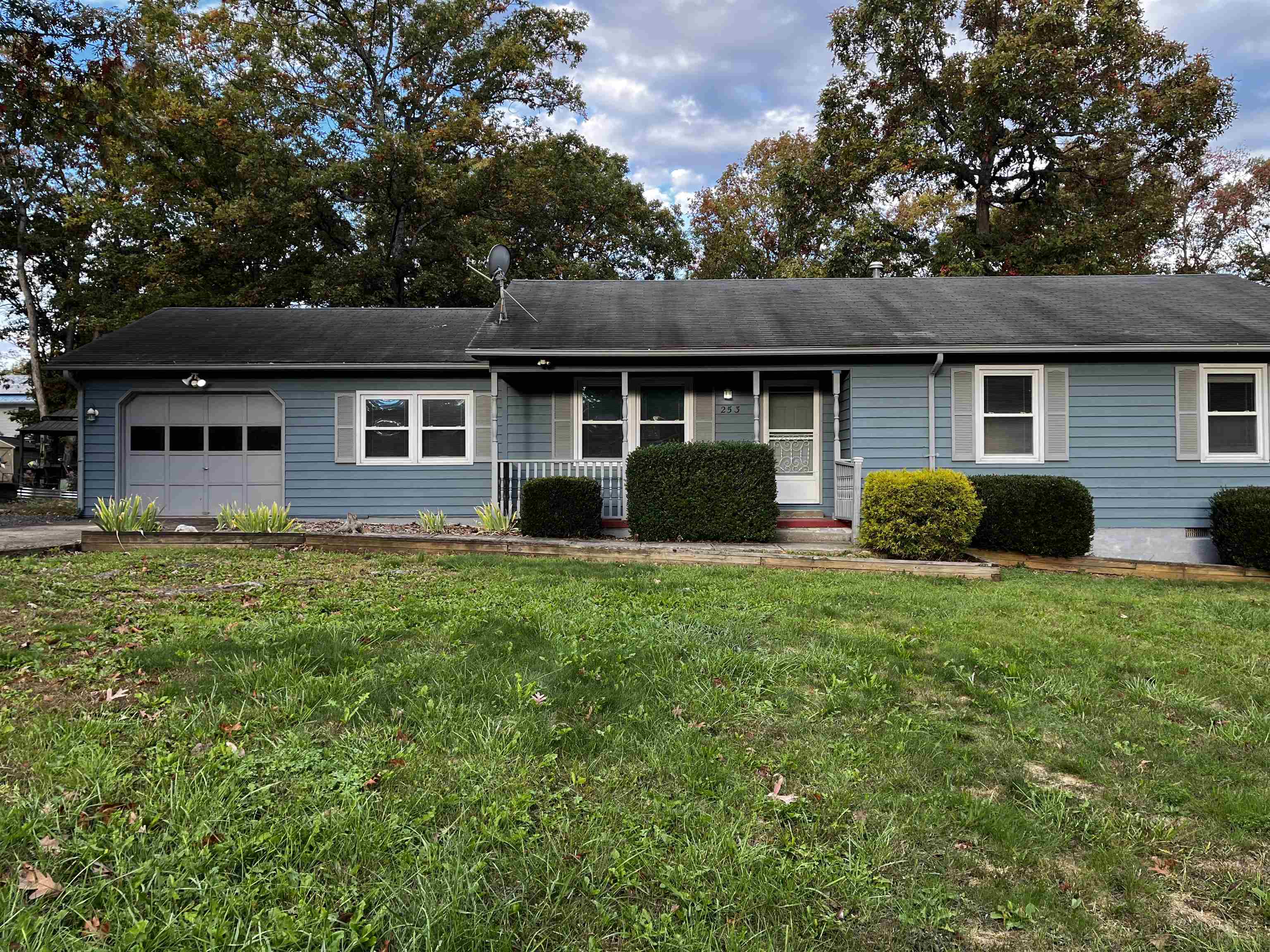 253 FOREST SPRINGS DR, STUARTS DRAFT, Virginia 24477, 3 Bedrooms Bedrooms, ,2 BathroomsBathrooms,Residential,253 FOREST SPRINGS DR,668595 MLS # 668595