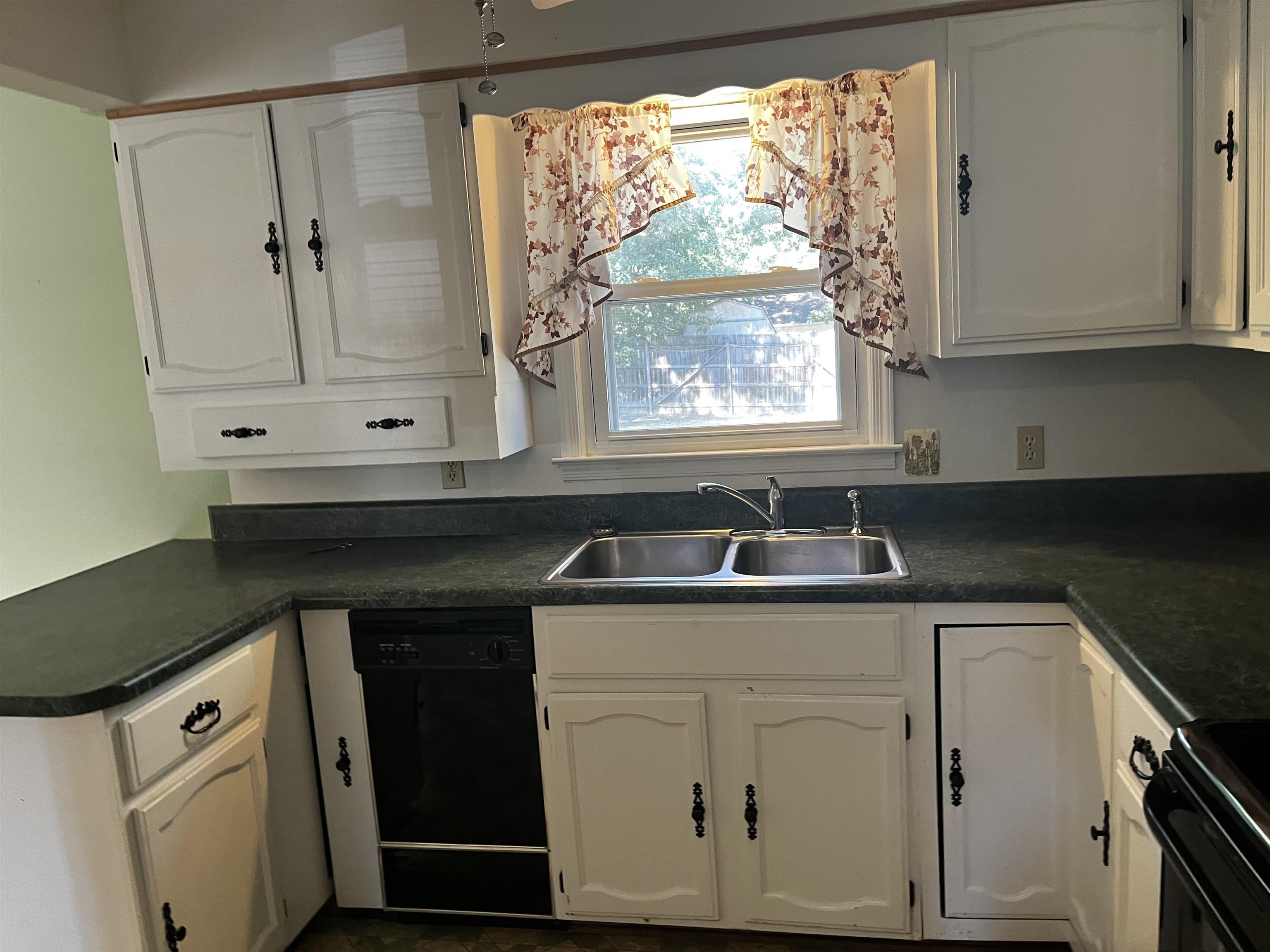 253 FOREST SPRINGS DR, STUARTS DRAFT, Virginia 24477, 3 Bedrooms Bedrooms, ,2 BathroomsBathrooms,Residential,253 FOREST SPRINGS DR,668595 MLS # 668595