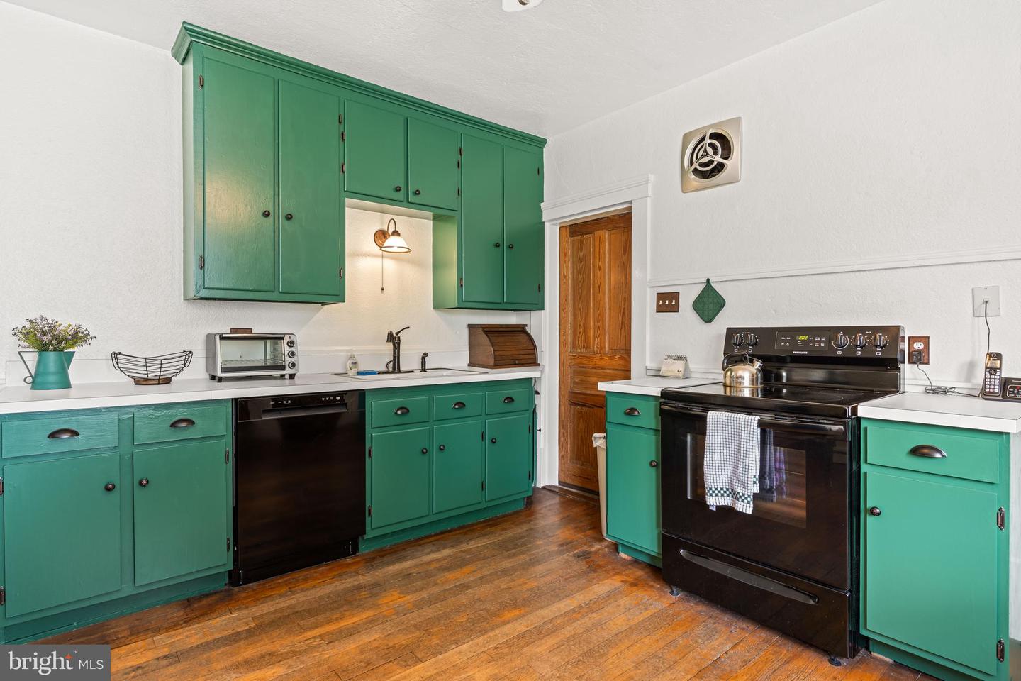 5164 N BLUE RIDGE TPKE, MADISON, Virginia 22727, 4 Bedrooms Bedrooms, 10 Rooms Rooms,2 BathroomsBathrooms,Residential,For sale,5164 N BLUE RIDGE TPKE,VAMA2002392 MLS # VAMA2002392