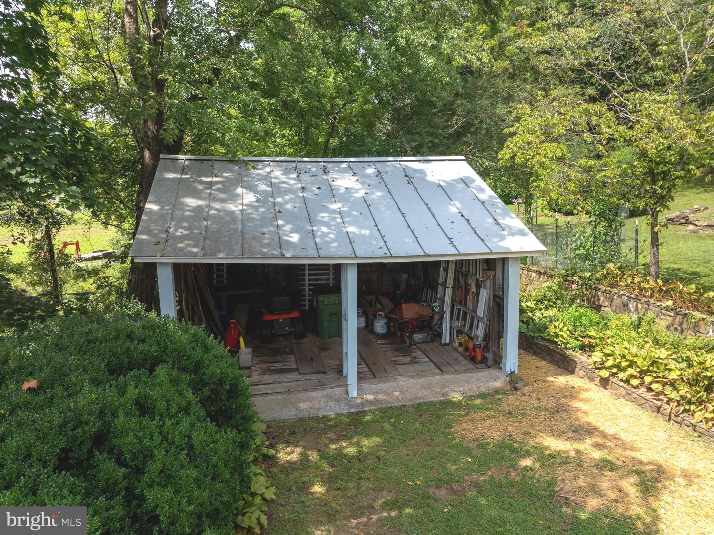 5164 N BLUE RIDGE TPKE, MADISON, Virginia 22727, 4 Bedrooms Bedrooms, 10 Rooms Rooms,2 BathroomsBathrooms,Residential,For sale,5164 N BLUE RIDGE TPKE,VAMA2002392 MLS # VAMA2002392