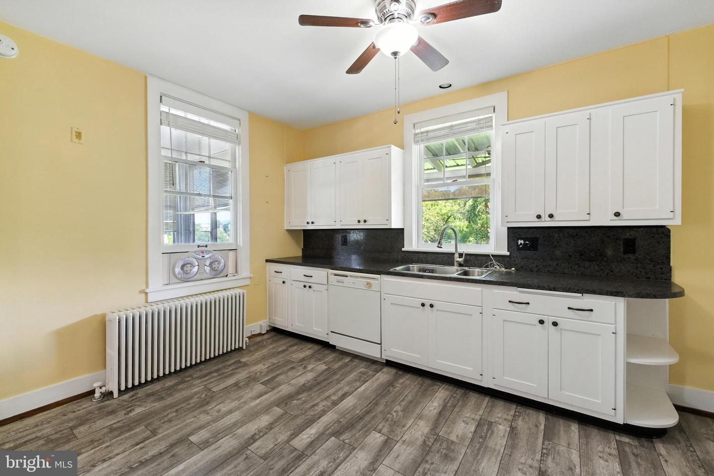 157 S COURT ST, LURAY, Virginia 22835, 3 Bedrooms Bedrooms, ,2 BathroomsBathrooms,Residential,For sale,157 S COURT ST,VAPA2005298 MLS # VAPA2005298
