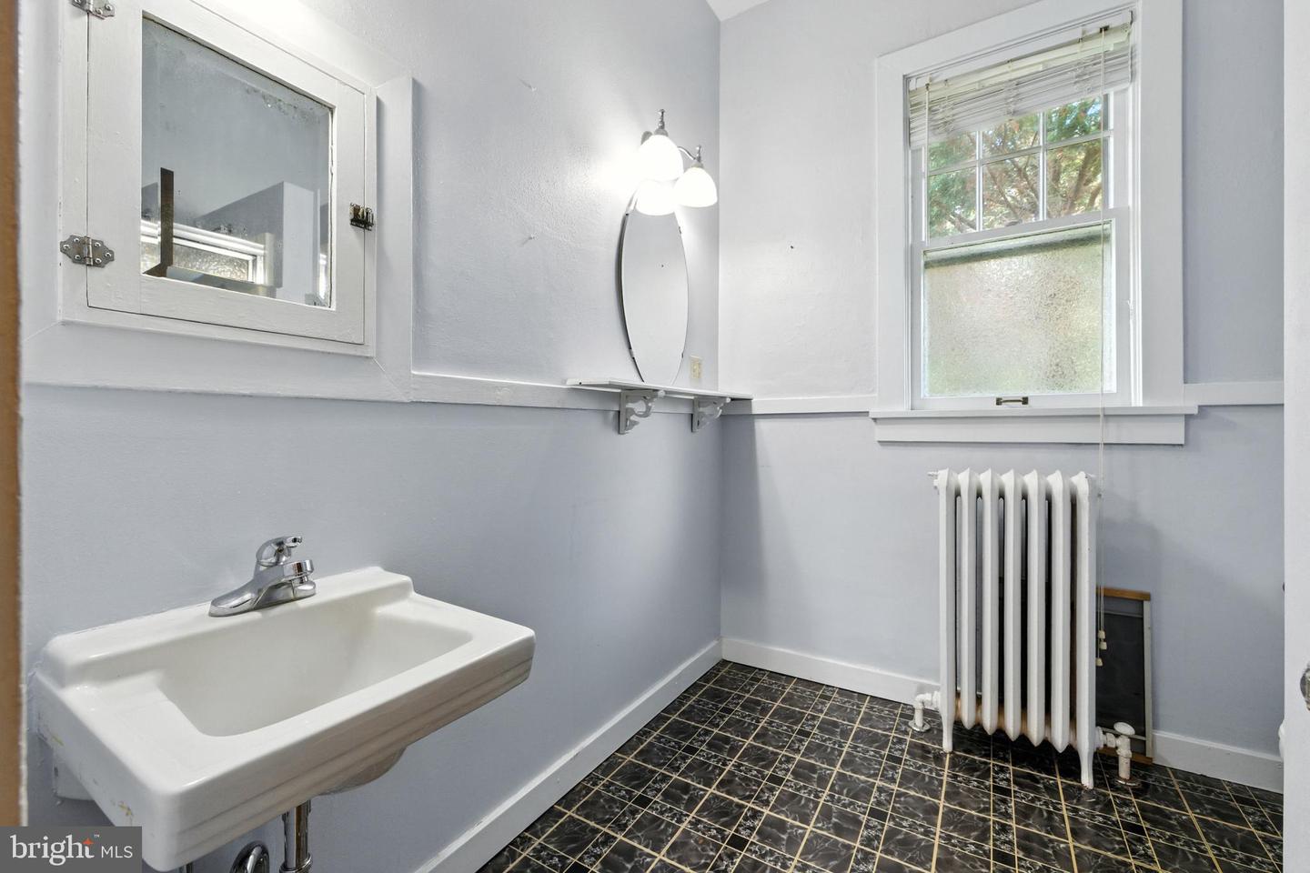 157 S COURT ST, LURAY, Virginia 22835, 3 Bedrooms Bedrooms, ,2 BathroomsBathrooms,Residential,For sale,157 S COURT ST,VAPA2005298 MLS # VAPA2005298