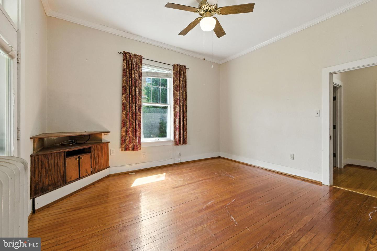 157 S COURT ST, LURAY, Virginia 22835, 3 Bedrooms Bedrooms, ,2 BathroomsBathrooms,Residential,For sale,157 S COURT ST,VAPA2005298 MLS # VAPA2005298