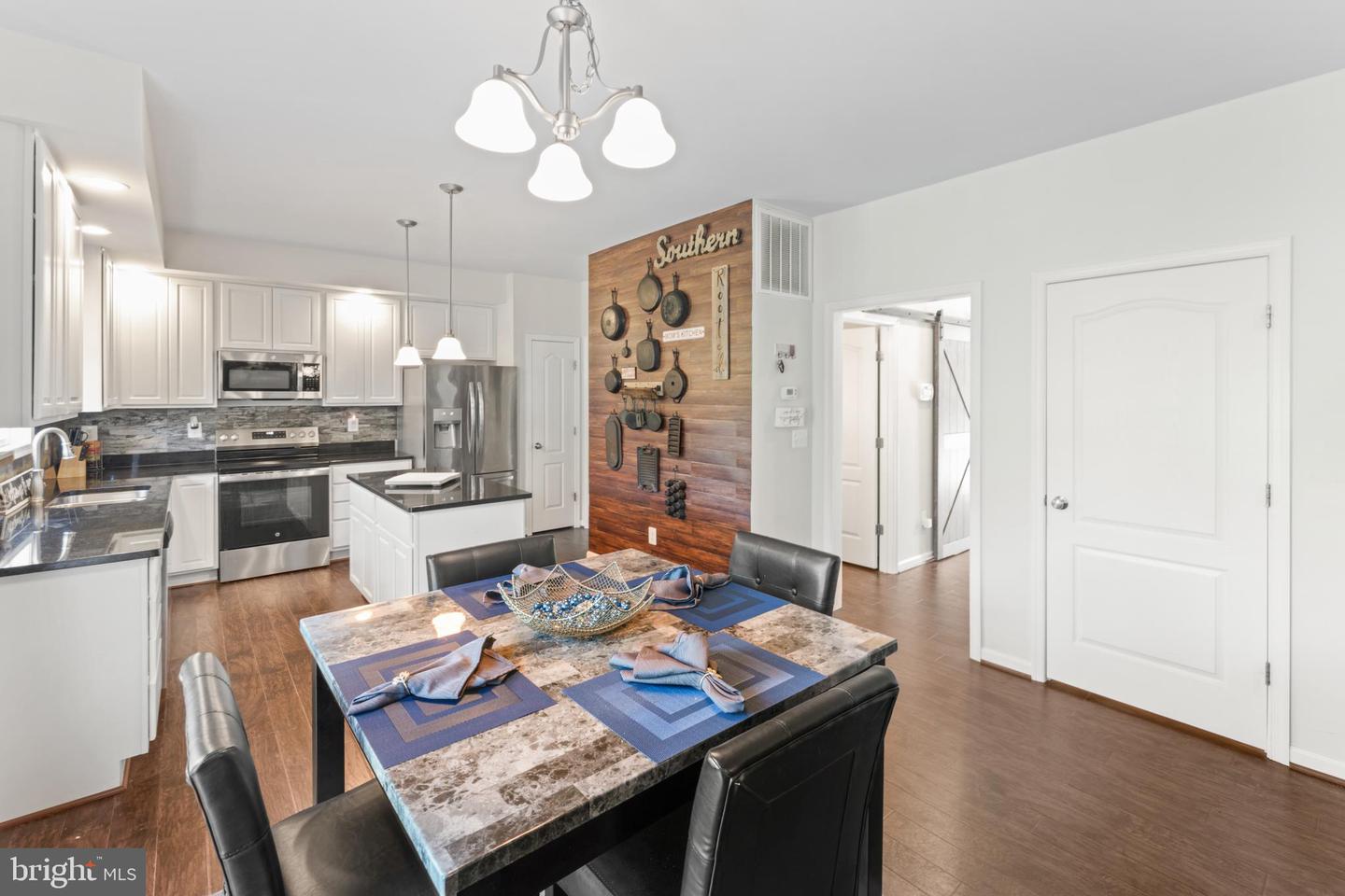 7238 SUNSET RD, SPOTSYLVANIA, Virginia 22551, 5 Bedrooms Bedrooms, ,3 BathroomsBathrooms,Residential,For sale,7238 SUNSET RD,VASP2035886 MLS # VASP2035886