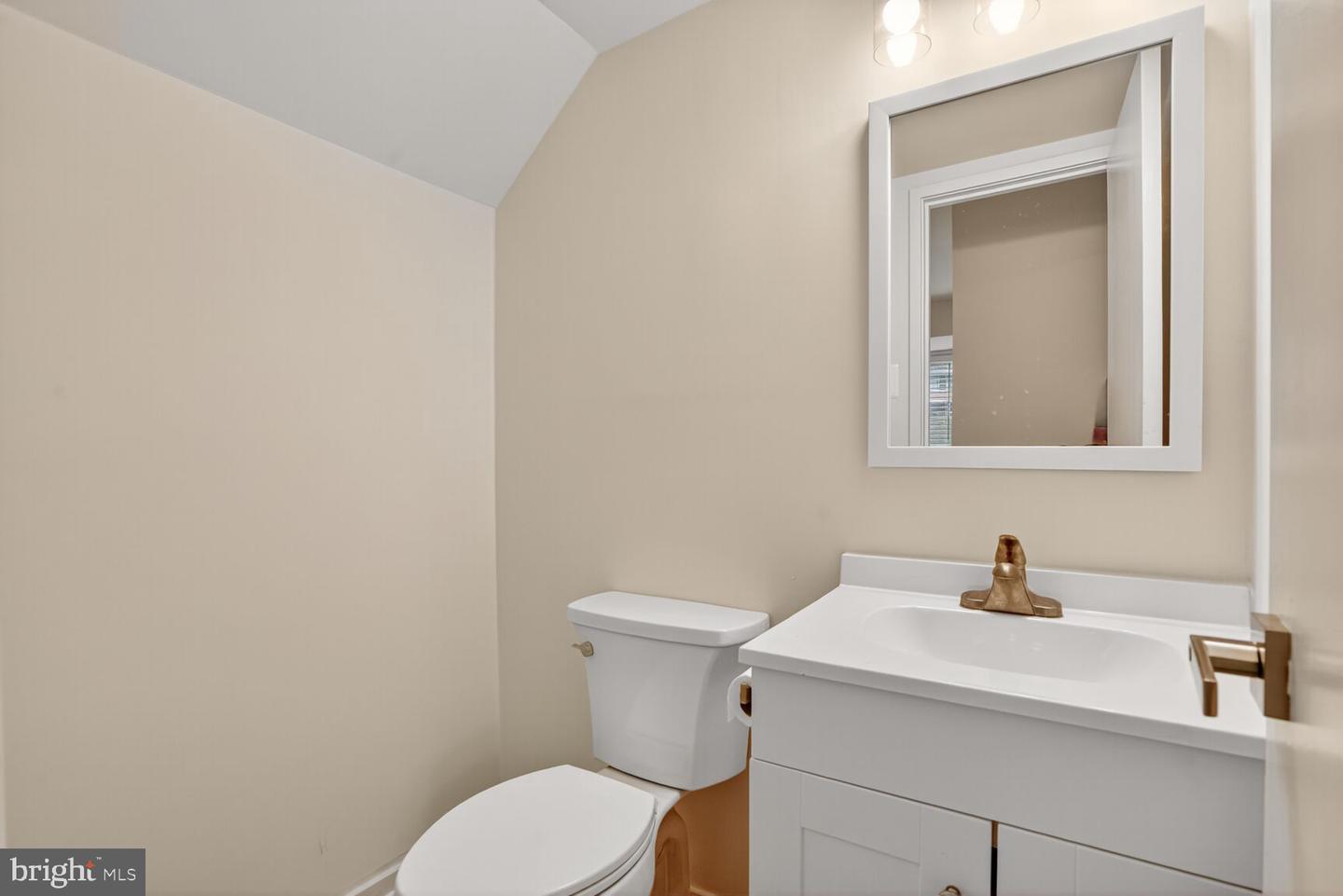 10113 FAIR WOODS DR, FAIRFAX, Virginia 22030, 3 Bedrooms Bedrooms, ,1 BathroomBathrooms,Residential,For sale,10113 FAIR WOODS DR,VAFC2006896 MLS # VAFC2006896