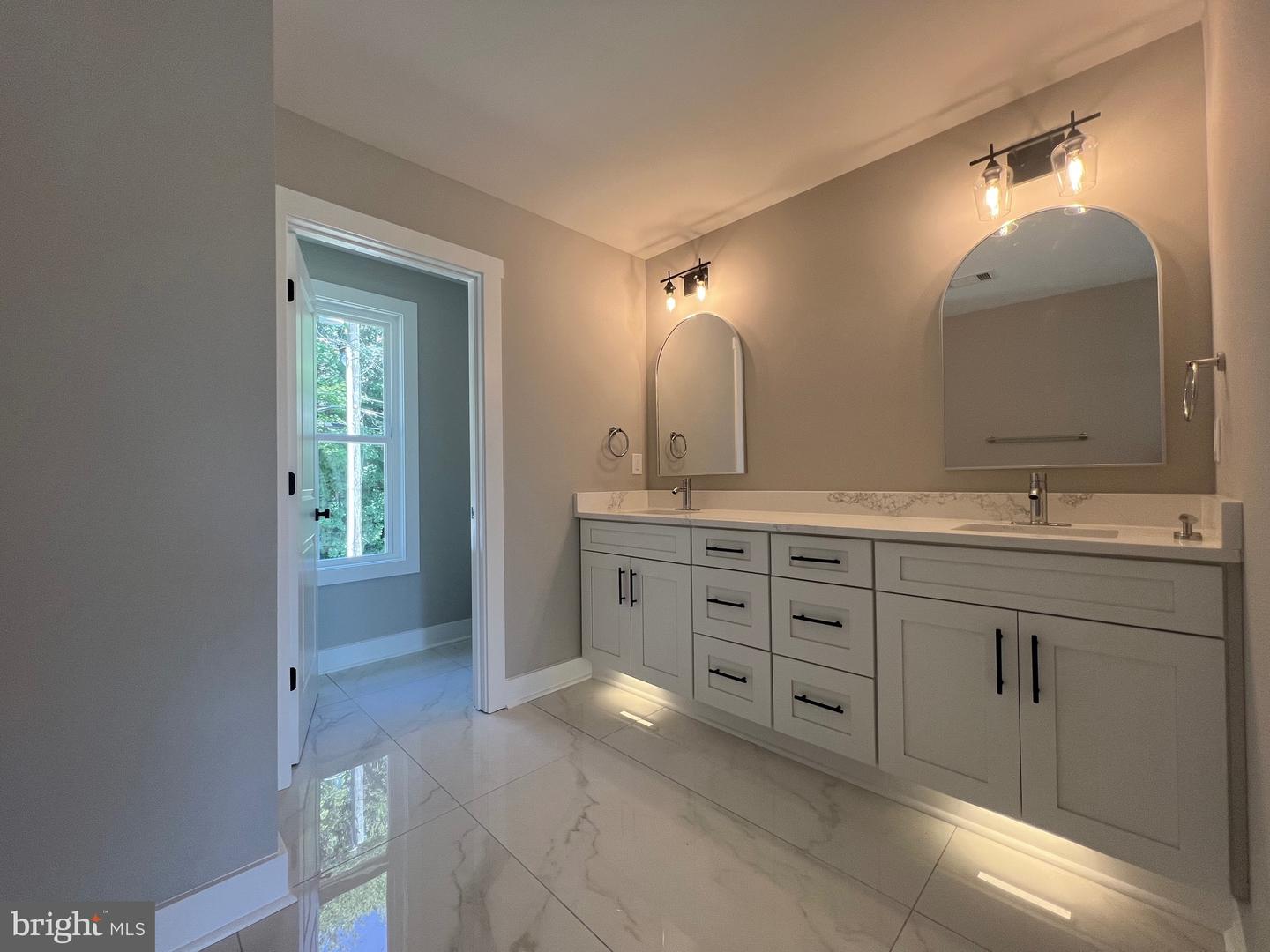 52 FAIRFAX ST, WARRENTON, Virginia 20186, 4 Bedrooms Bedrooms, ,3 BathroomsBathrooms,Residential,For sale,52 FAIRFAX ST,VAFQ2018146 MLS # VAFQ2018146