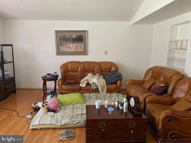 5213 MONTGOMERY ST, SPRINGFIELD, Virginia 22151, 4 Bedrooms Bedrooms, 6 Rooms Rooms,2 BathroomsBathrooms,Residential,For sale,5213 MONTGOMERY ST,VAFX2264760 MLS # VAFX2264760
