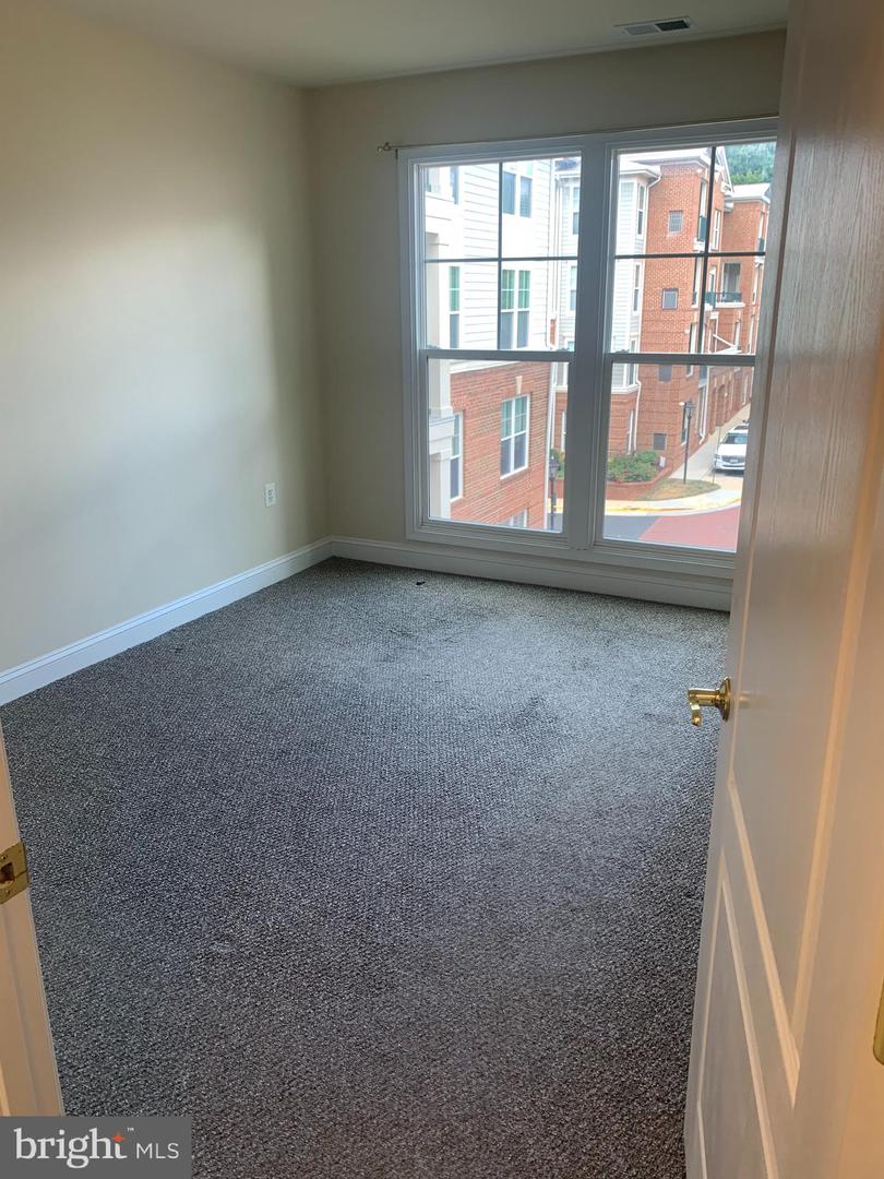 2903 SAINTSBURY PLZ #310, FAIRFAX, Virginia 22031, 2 Bedrooms Bedrooms, ,2 BathroomsBathrooms,Residential,For sale,2903 SAINTSBURY PLZ #310,VAFX2264792 MLS # VAFX2264792