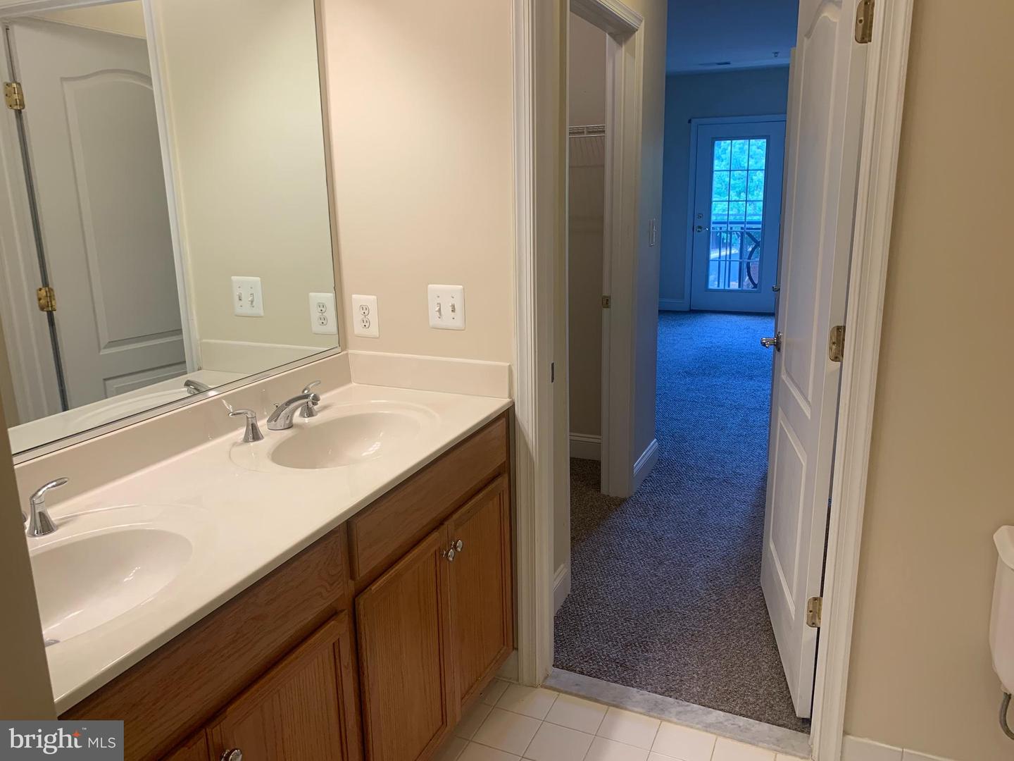 2903 SAINTSBURY PLZ #310, FAIRFAX, Virginia 22031, 2 Bedrooms Bedrooms, ,2 BathroomsBathrooms,Residential,For sale,2903 SAINTSBURY PLZ #310,VAFX2264792 MLS # VAFX2264792