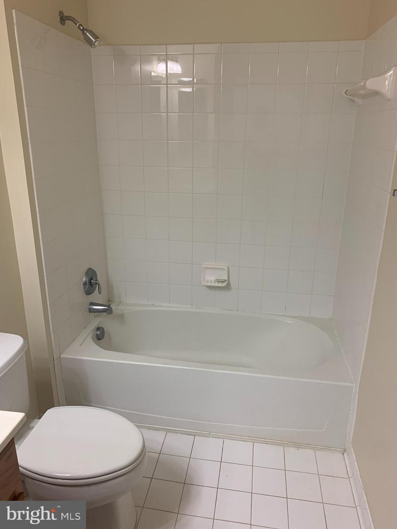 2903 SAINTSBURY PLZ #310, FAIRFAX, Virginia 22031, 2 Bedrooms Bedrooms, ,2 BathroomsBathrooms,Residential,For sale,2903 SAINTSBURY PLZ #310,VAFX2264792 MLS # VAFX2264792