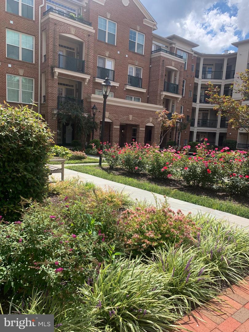 2903 SAINTSBURY PLZ #310, FAIRFAX, Virginia 22031, 2 Bedrooms Bedrooms, ,2 BathroomsBathrooms,Residential,For sale,2903 SAINTSBURY PLZ #310,VAFX2264792 MLS # VAFX2264792