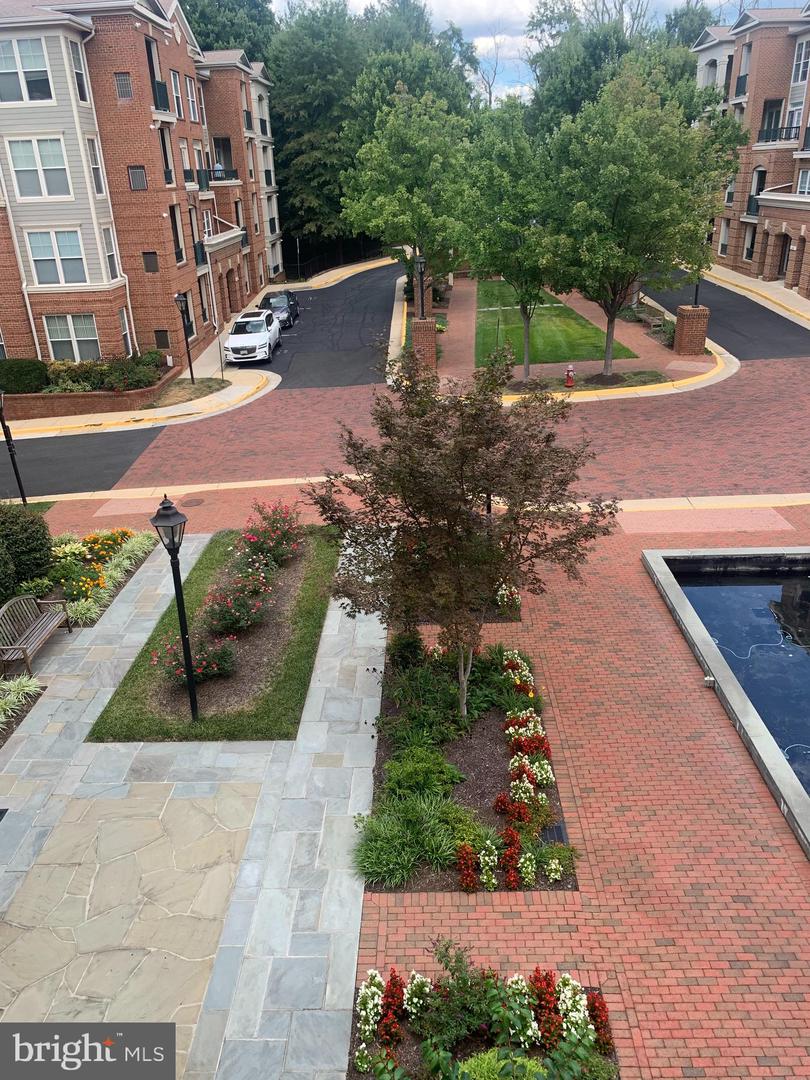 2903 SAINTSBURY PLZ #310, FAIRFAX, Virginia 22031, 2 Bedrooms Bedrooms, ,2 BathroomsBathrooms,Residential,For sale,2903 SAINTSBURY PLZ #310,VAFX2264792 MLS # VAFX2264792