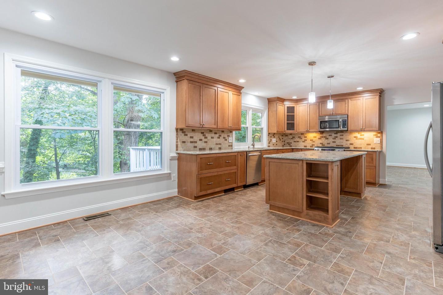 15801 EDGEWOOD DR, DUMFRIES, Virginia 22025, 4 Bedrooms Bedrooms, ,3 BathroomsBathrooms,Residential,For sale,15801 EDGEWOOD DR,VAPW2103208 MLS # VAPW2103208