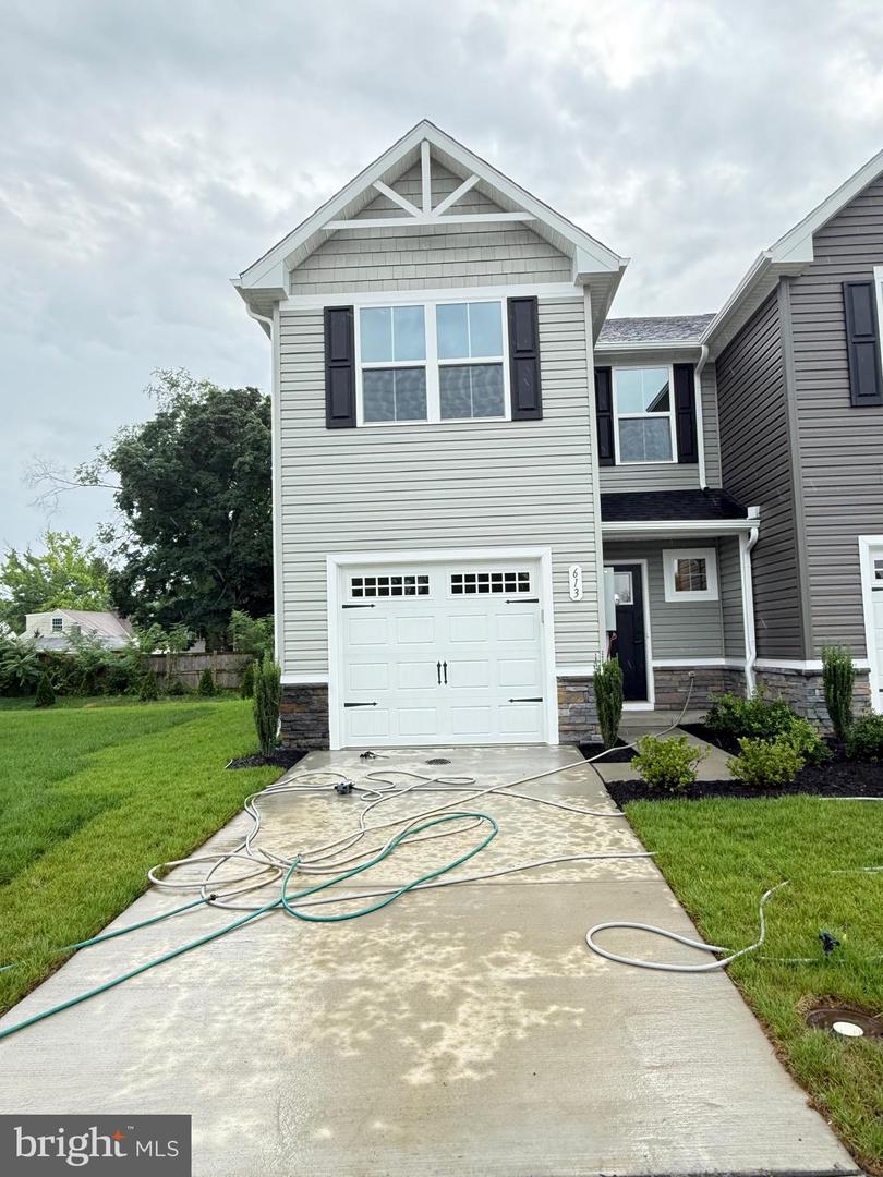 613 LAURELWOOD CIR, WINCHESTER, Virginia 22601, 3 Bedrooms Bedrooms, ,2 BathroomsBathrooms,Residential,For sale,613 LAURELWOOD CIR,VAWI2009020 MLS # VAWI2009020