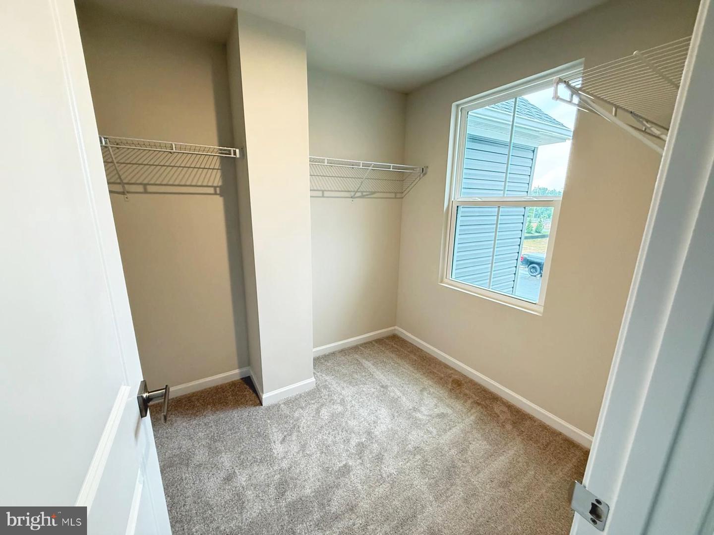 613 LAURELWOOD CIR, WINCHESTER, Virginia 22601, 3 Bedrooms Bedrooms, ,2 BathroomsBathrooms,Residential,For sale,613 LAURELWOOD CIR,VAWI2009020 MLS # VAWI2009020