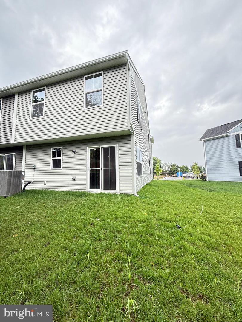 613 LAURELWOOD CIR, WINCHESTER, Virginia 22601, 3 Bedrooms Bedrooms, ,2 BathroomsBathrooms,Residential,For sale,613 LAURELWOOD CIR,VAWI2009020 MLS # VAWI2009020