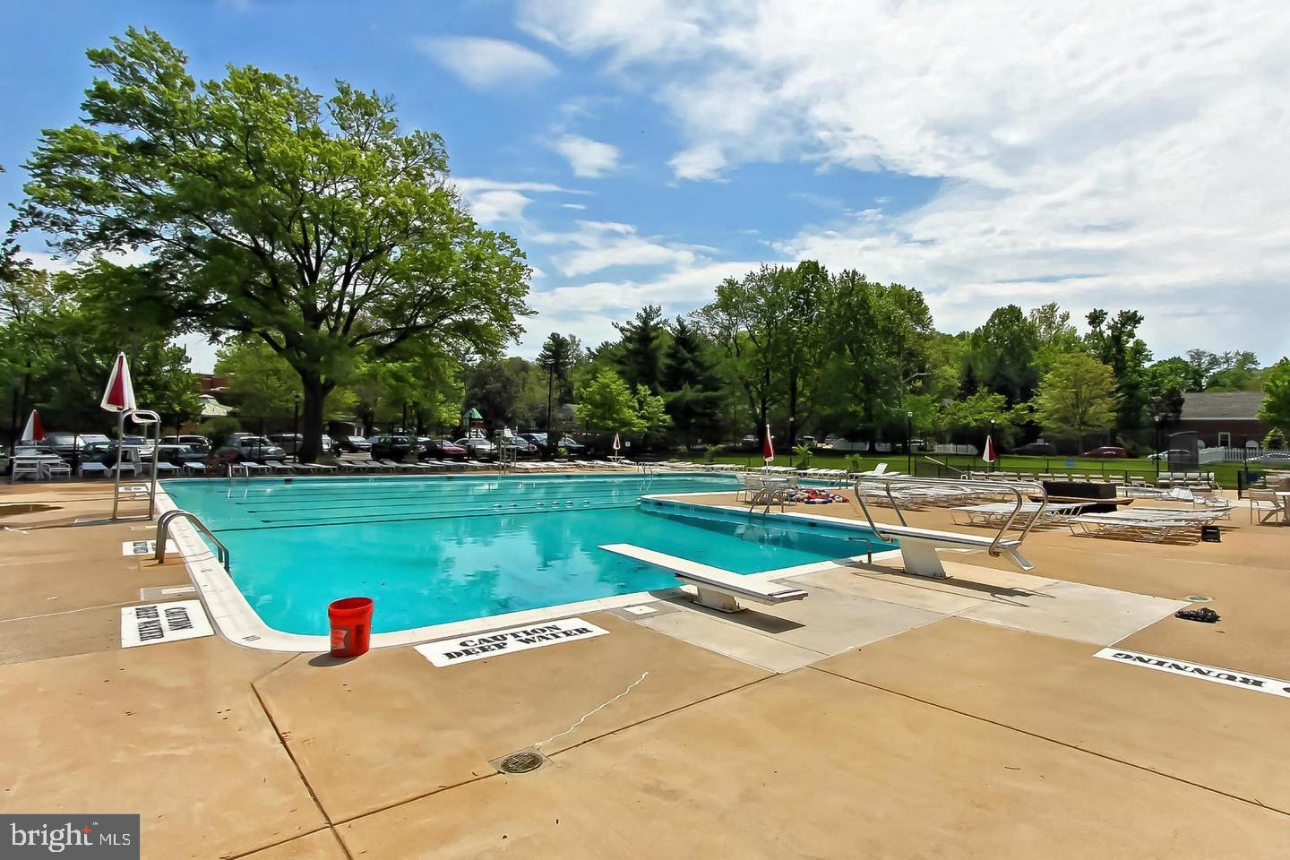 1225 MARTHA CUSTIS DR #815, ALEXANDRIA, Virginia 22302, 1 Bedroom Bedrooms, 2 Rooms Rooms,1 BathroomBathrooms,Residential,For sale,1225 MARTHA CUSTIS DR #815,VAAX2049306 MLS # VAAX2049306