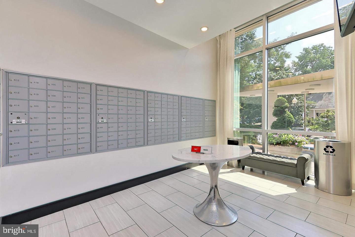 1225 MARTHA CUSTIS DR #815, ALEXANDRIA, Virginia 22302, 1 Bedroom Bedrooms, 2 Rooms Rooms,1 BathroomBathrooms,Residential,For sale,1225 MARTHA CUSTIS DR #815,VAAX2049306 MLS # VAAX2049306