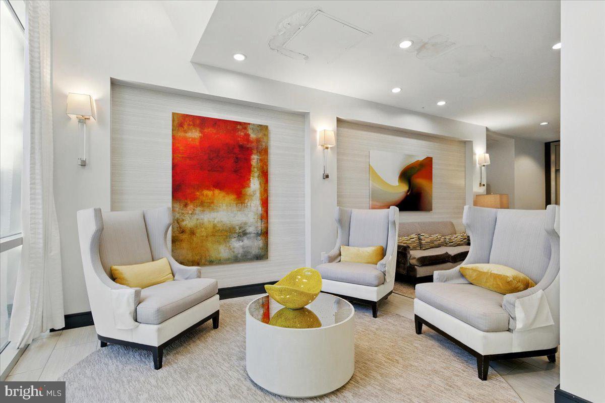 1225 MARTHA CUSTIS DR #815, ALEXANDRIA, Virginia 22302, 1 Bedroom Bedrooms, 2 Rooms Rooms,1 BathroomBathrooms,Residential,For sale,1225 MARTHA CUSTIS DR #815,VAAX2049306 MLS # VAAX2049306