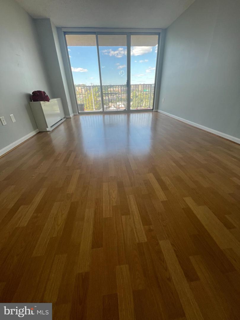 1225 MARTHA CUSTIS DR #815, ALEXANDRIA, Virginia 22302, 1 Bedroom Bedrooms, 2 Rooms Rooms,1 BathroomBathrooms,Residential,For sale,1225 MARTHA CUSTIS DR #815,VAAX2049306 MLS # VAAX2049306