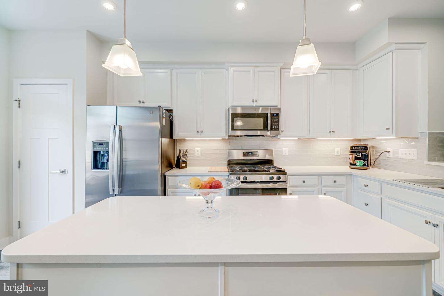 2646 VELOCITY RD, HERNDON, Virginia 20171, 3 Bedrooms Bedrooms, ,4 BathroomsBathrooms,Residential,For sale,2646 VELOCITY RD,VAFX2264950 MLS # VAFX2264950