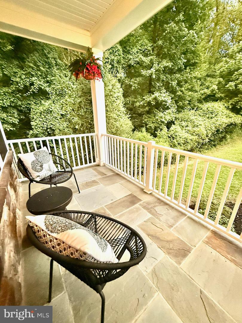 1294 SCOTTS RUN RD, MCLEAN, Virginia 22102, 6 Bedrooms Bedrooms, ,5 BathroomsBathrooms,Residential,For sale,1294 SCOTTS RUN RD,VAFX2264958 MLS # VAFX2264958