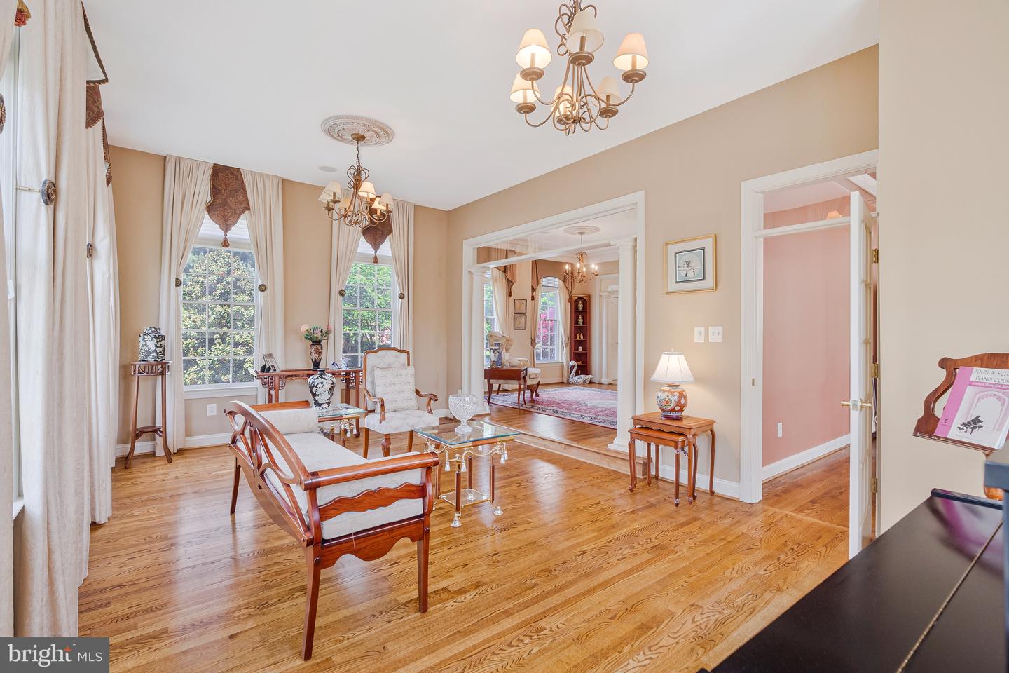9907 HESSICK CT, GREAT FALLS, Virginia 22066, 6 Bedrooms Bedrooms, ,5 BathroomsBathrooms,Residential,For sale,9907 HESSICK CT,VAFX2264966 MLS # VAFX2264966