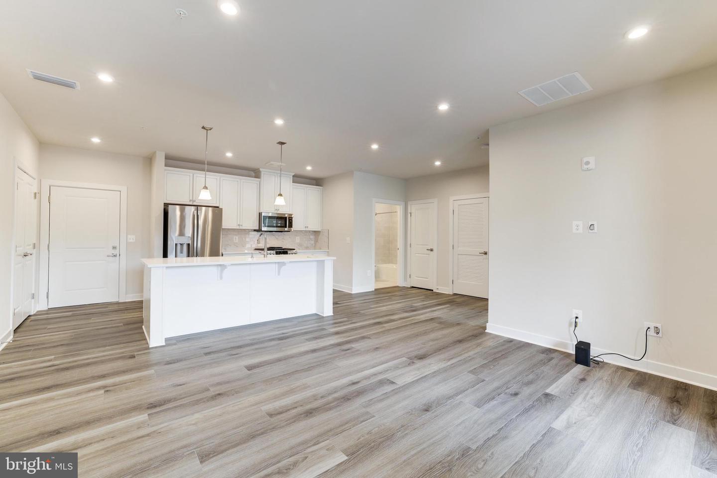 46270 MOUNT ALLEN TER #403, STERLING, Virginia 20164, 2 Bedrooms Bedrooms, ,2 BathroomsBathrooms,Residential,For sale,46270 MOUNT ALLEN TER #403,VALO2106164 MLS # VALO2106164