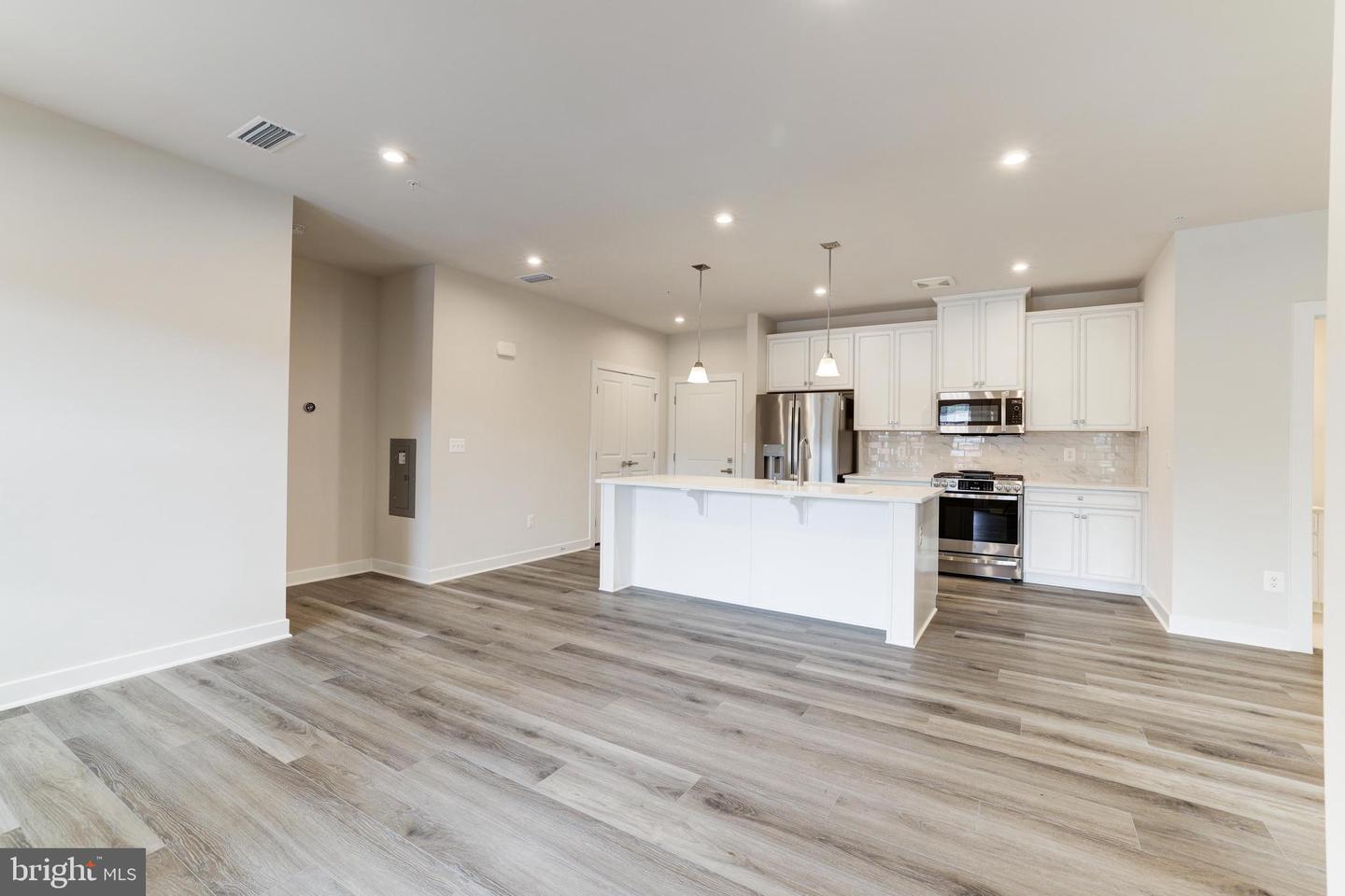 46270 MOUNT ALLEN TER #403, STERLING, Virginia 20164, 2 Bedrooms Bedrooms, ,2 BathroomsBathrooms,Residential,For sale,46270 MOUNT ALLEN TER #403,VALO2106164 MLS # VALO2106164