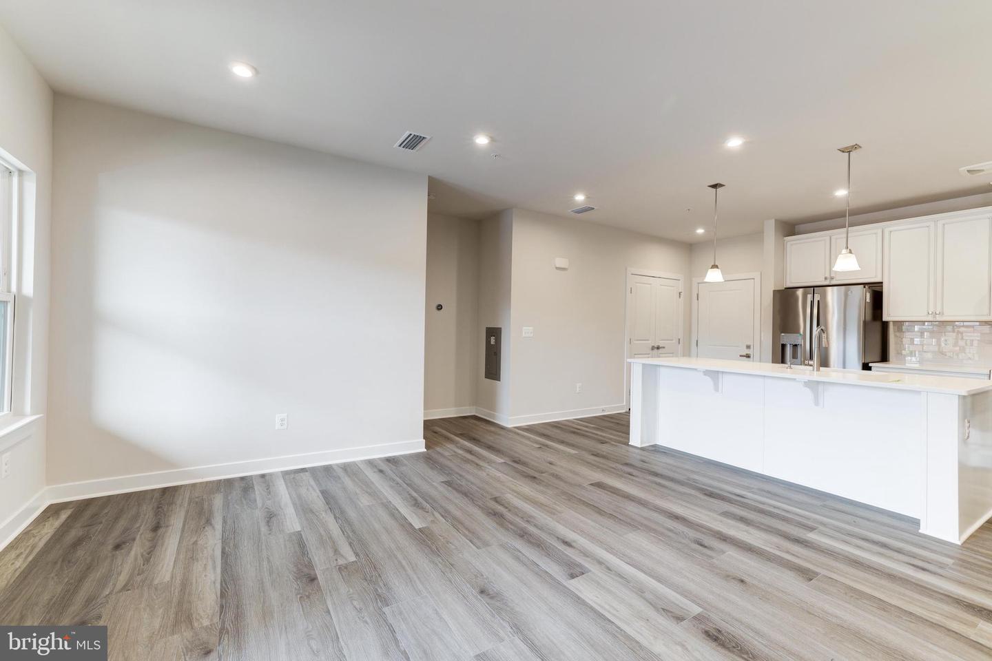 46270 MOUNT ALLEN TER #403, STERLING, Virginia 20164, 2 Bedrooms Bedrooms, ,2 BathroomsBathrooms,Residential,For sale,46270 MOUNT ALLEN TER #403,VALO2106164 MLS # VALO2106164