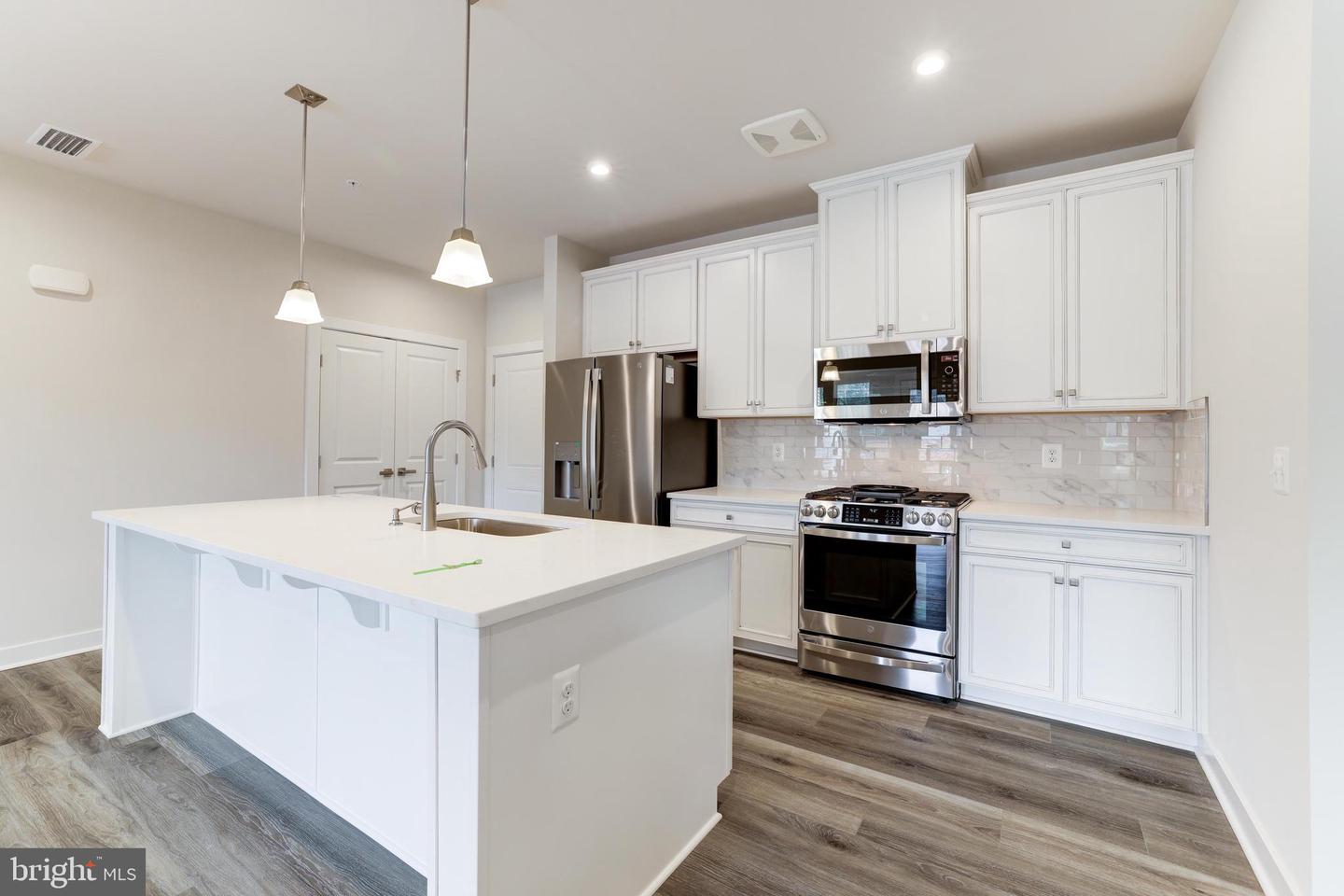 46270 MOUNT ALLEN TER #403, STERLING, Virginia 20164, 2 Bedrooms Bedrooms, ,2 BathroomsBathrooms,Residential,For sale,46270 MOUNT ALLEN TER #403,VALO2106164 MLS # VALO2106164