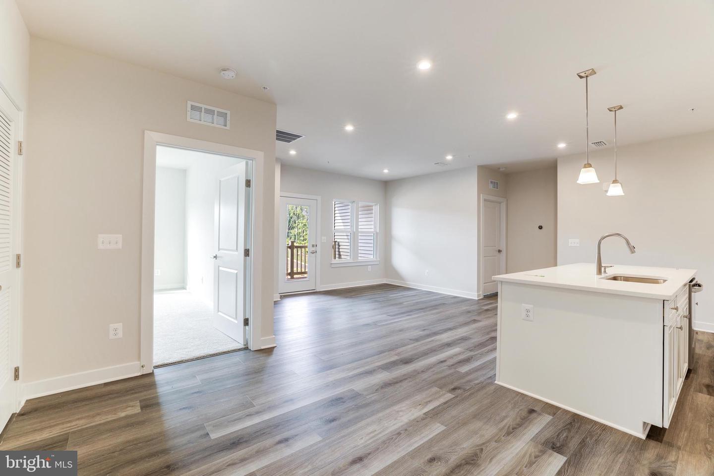 46270 MOUNT ALLEN TER #403, STERLING, Virginia 20164, 2 Bedrooms Bedrooms, ,2 BathroomsBathrooms,Residential,For sale,46270 MOUNT ALLEN TER #403,VALO2106164 MLS # VALO2106164