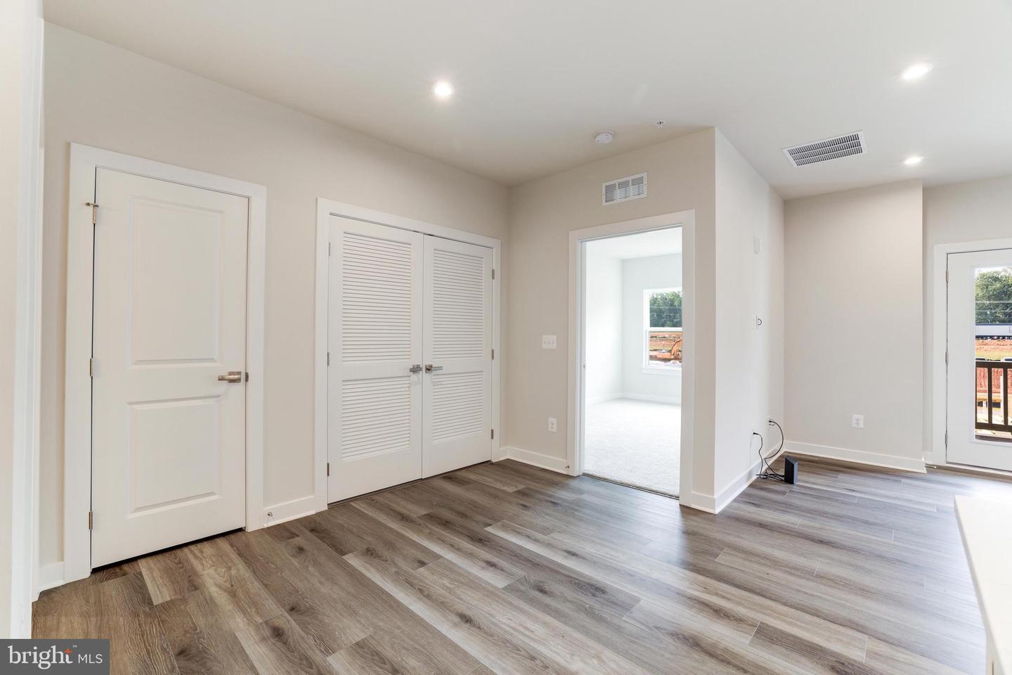 46270 MOUNT ALLEN TER #403, STERLING, Virginia 20164, 2 Bedrooms Bedrooms, ,2 BathroomsBathrooms,Residential,For sale,46270 MOUNT ALLEN TER #403,VALO2106164 MLS # VALO2106164