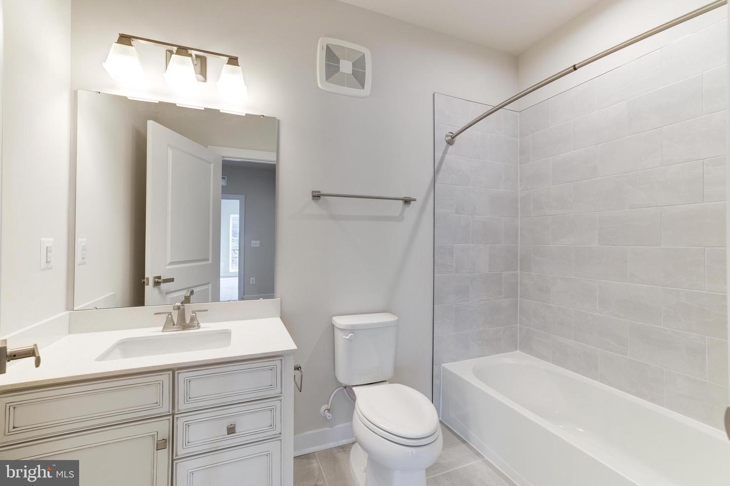 46270 MOUNT ALLEN TER #403, STERLING, Virginia 20164, 2 Bedrooms Bedrooms, ,2 BathroomsBathrooms,Residential,For sale,46270 MOUNT ALLEN TER #403,VALO2106164 MLS # VALO2106164