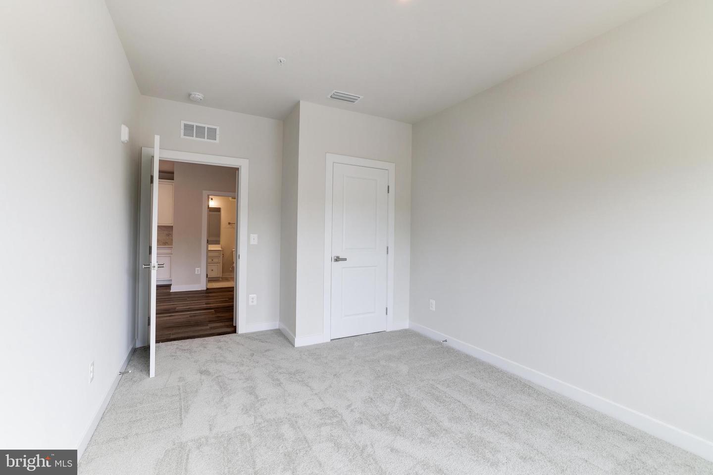 46270 MOUNT ALLEN TER #403, STERLING, Virginia 20164, 2 Bedrooms Bedrooms, ,2 BathroomsBathrooms,Residential,For sale,46270 MOUNT ALLEN TER #403,VALO2106164 MLS # VALO2106164