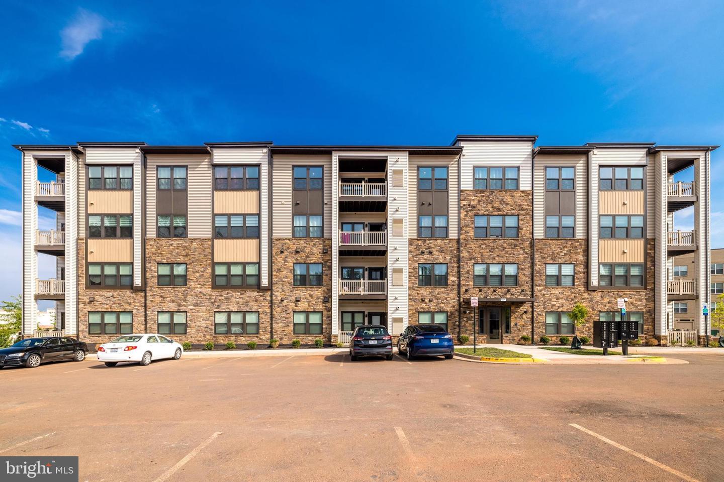 46270 MOUNT ALLEN TER #403, STERLING, Virginia 20164, 2 Bedrooms Bedrooms, ,2 BathroomsBathrooms,Residential,For sale,46270 MOUNT ALLEN TER #403,VALO2106164 MLS # VALO2106164
