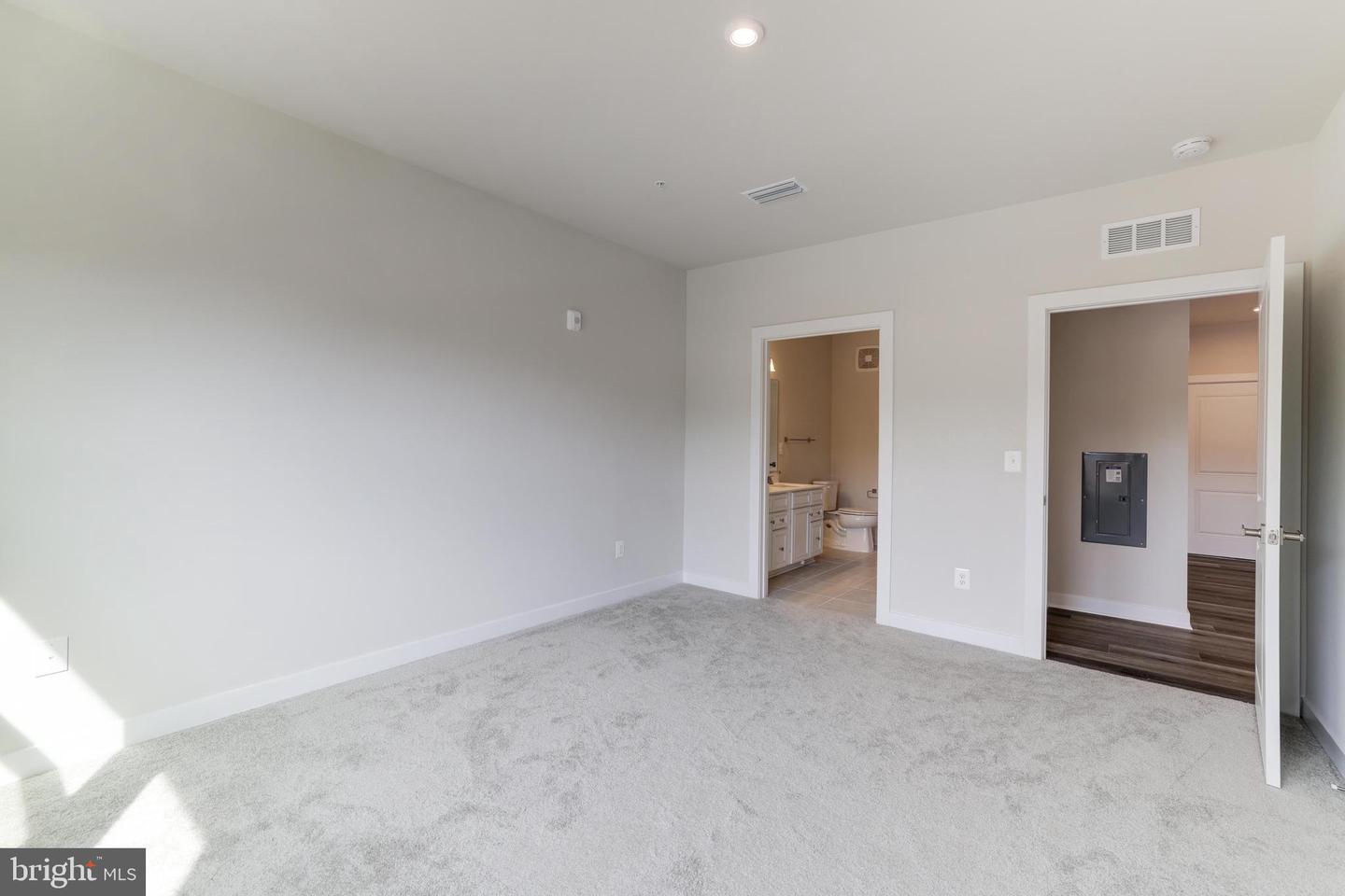 46270 MOUNT ALLEN TER #403, STERLING, Virginia 20164, 2 Bedrooms Bedrooms, ,2 BathroomsBathrooms,Residential,For sale,46270 MOUNT ALLEN TER #403,VALO2106164 MLS # VALO2106164