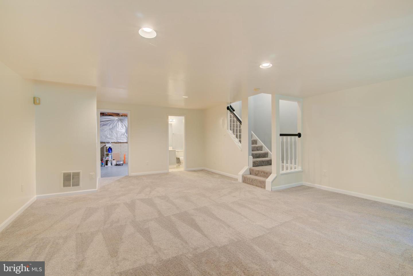 7235 WORSLEY WAY, ALEXANDRIA, Virginia 22315, 3 Bedrooms Bedrooms, ,3 BathroomsBathrooms,Residential,For sale,7235 WORSLEY WAY,VAFX2265034 MLS # VAFX2265034