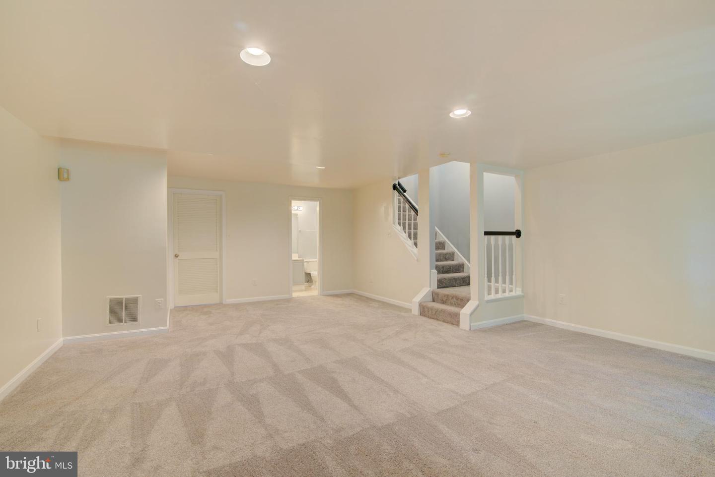 7235 WORSLEY WAY, ALEXANDRIA, Virginia 22315, 3 Bedrooms Bedrooms, ,3 BathroomsBathrooms,Residential,For sale,7235 WORSLEY WAY,VAFX2265034 MLS # VAFX2265034