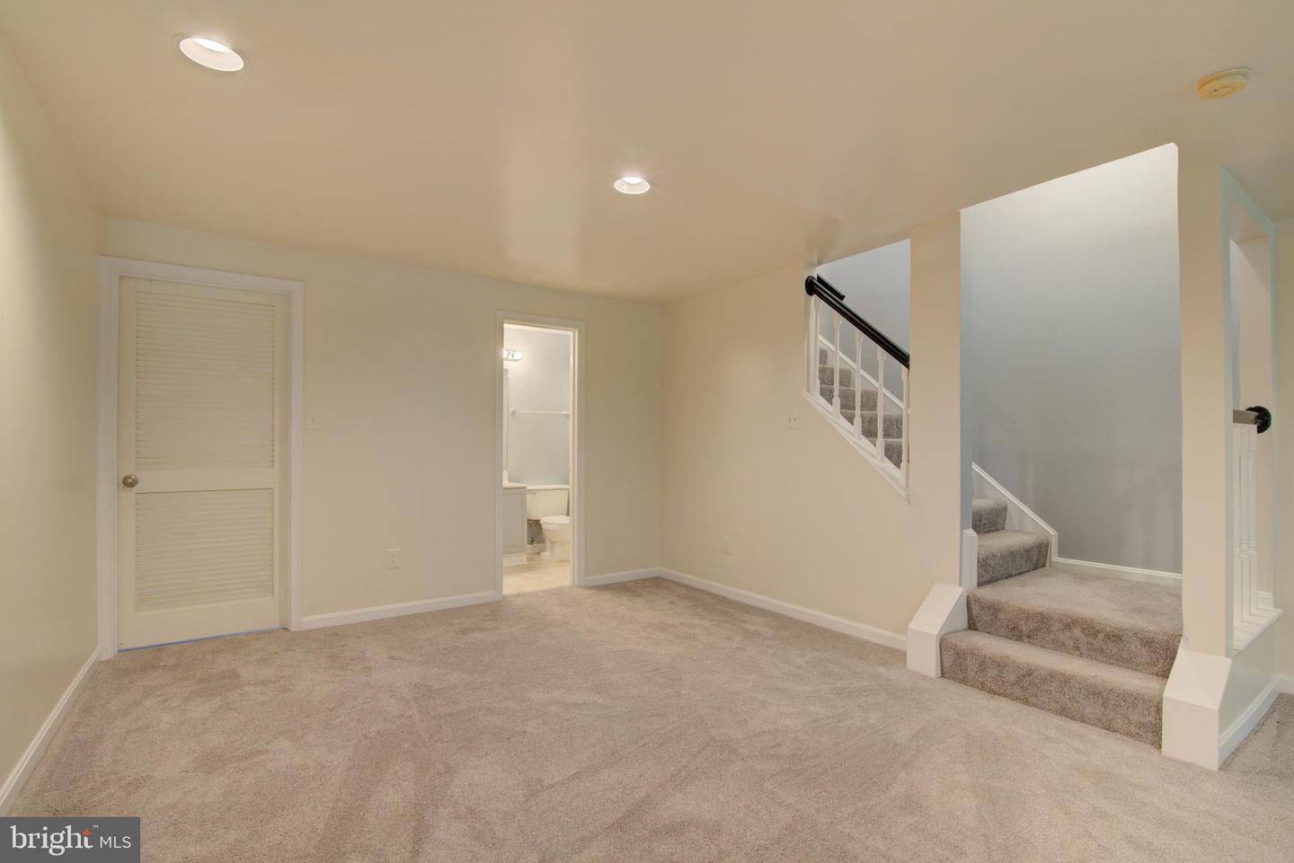 7235 WORSLEY WAY, ALEXANDRIA, Virginia 22315, 3 Bedrooms Bedrooms, ,3 BathroomsBathrooms,Residential,For sale,7235 WORSLEY WAY,VAFX2265034 MLS # VAFX2265034