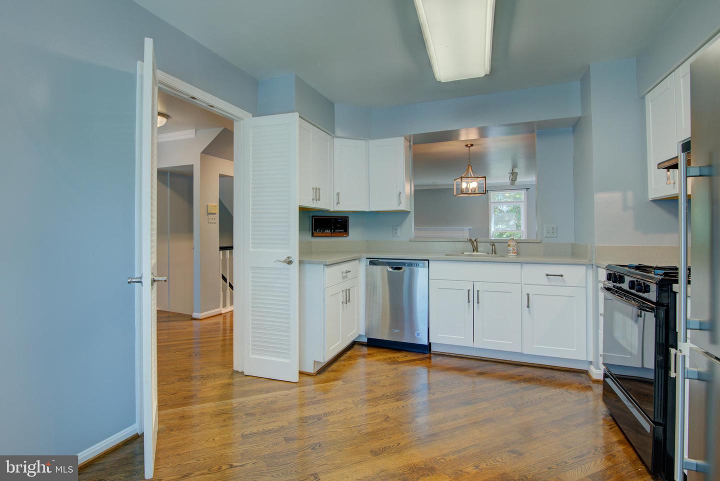 7235 WORSLEY WAY, ALEXANDRIA, Virginia 22315, 3 Bedrooms Bedrooms, ,3 BathroomsBathrooms,Residential,For sale,7235 WORSLEY WAY,VAFX2265034 MLS # VAFX2265034