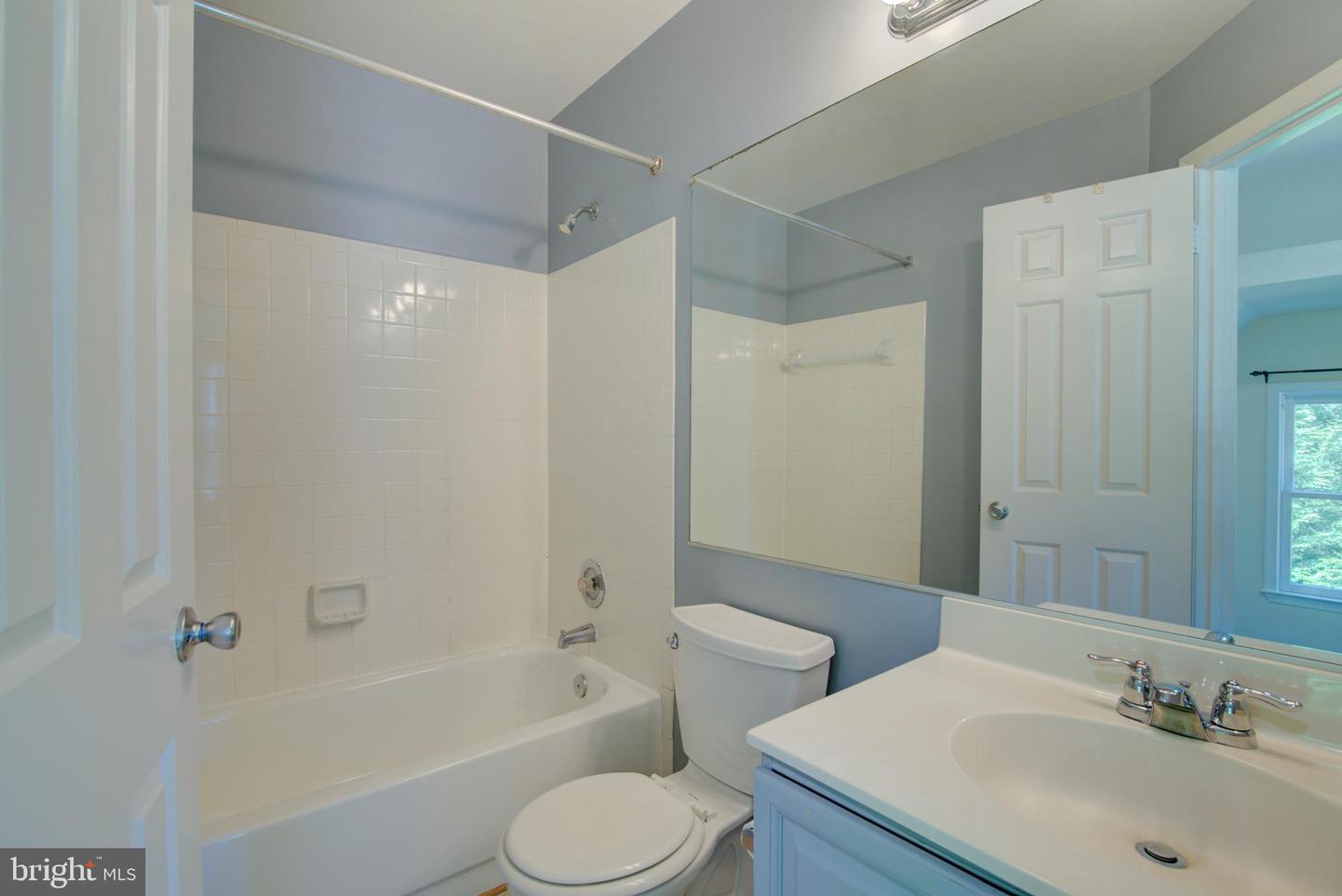 7235 WORSLEY WAY, ALEXANDRIA, Virginia 22315, 3 Bedrooms Bedrooms, ,3 BathroomsBathrooms,Residential,For sale,7235 WORSLEY WAY,VAFX2265034 MLS # VAFX2265034