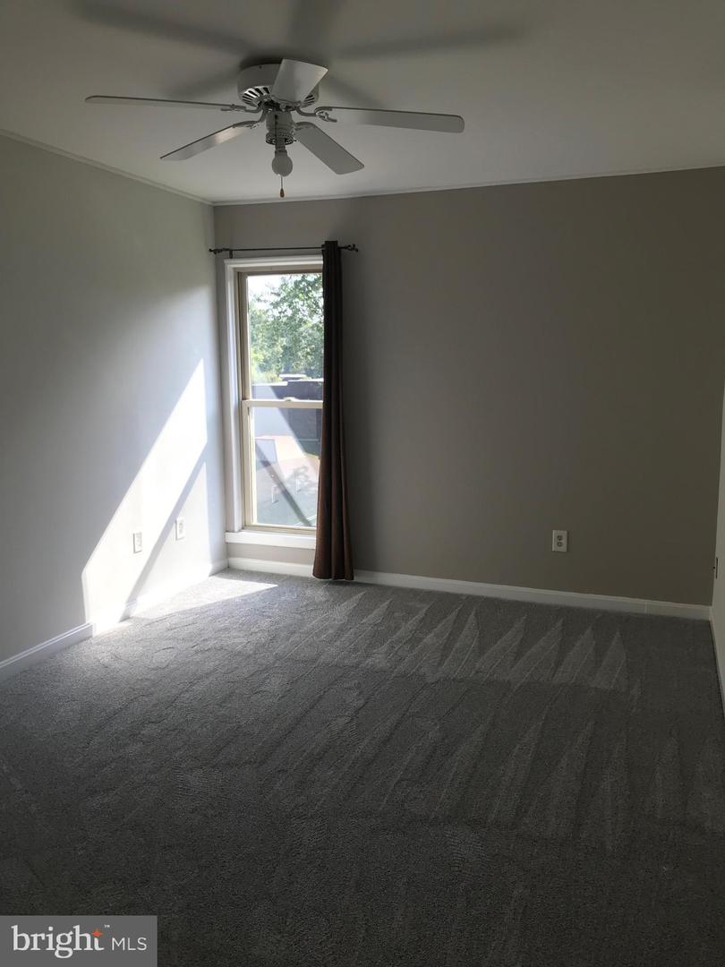 5823 ROYAL RIDGE DR #S, SPRINGFIELD, Virginia 22152, 2 Bedrooms Bedrooms, ,1 BathroomBathrooms,Residential,For sale,5823 ROYAL RIDGE DR #S,VAFX2265068 MLS # VAFX2265068