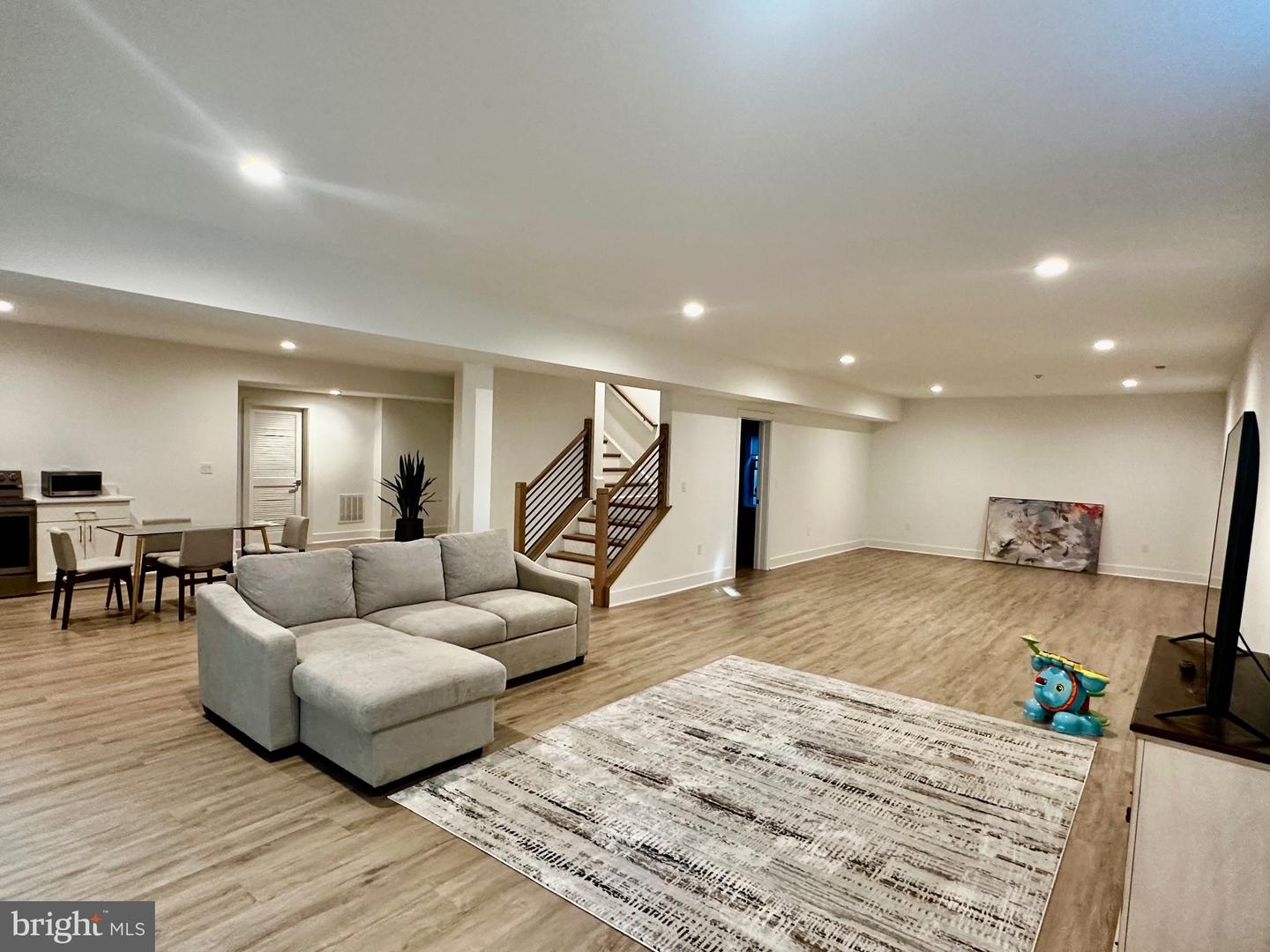 2033 GRIFFITH RD, FALLS CHURCH, Virginia 22043, 6 Bedrooms Bedrooms, ,5 BathroomsBathrooms,Residential,For sale,2033 GRIFFITH RD,VAFX2265078 MLS # VAFX2265078
